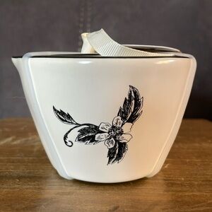 Rae Dunn Artisan Set of 4 Measuring Cup Flower Collection (9)